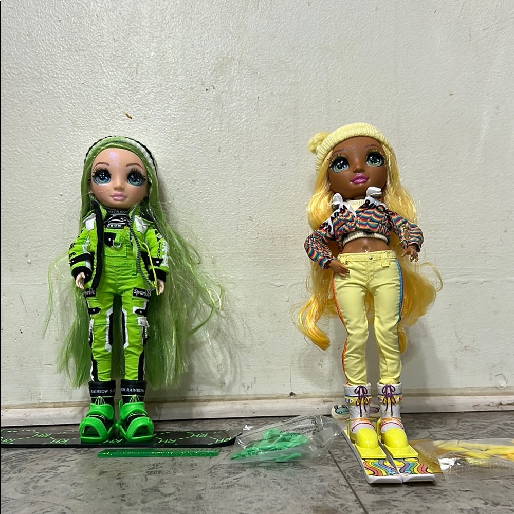 Rainbow Fashion Dolls - Green and Yellow